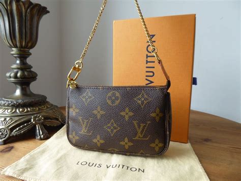 lv mini pochette 2009|Lv mini pochette alternatives.